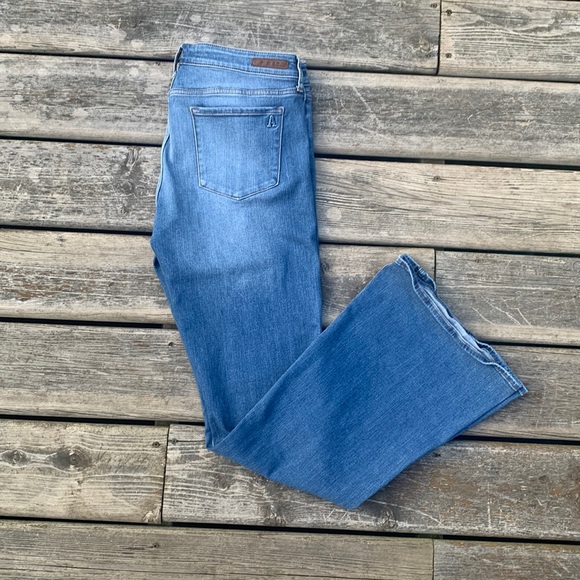 Articles of Society Faith Flare Jeans - Picture 1 of 12